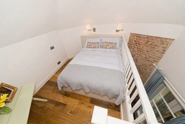 House Retreat Road in Greater London