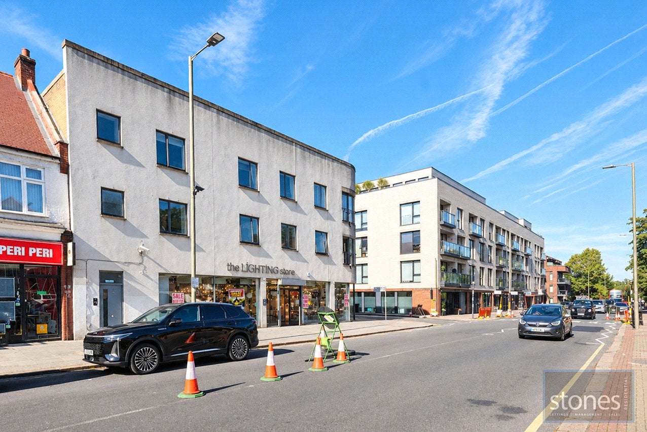 Flat Finchley Road in Greater London