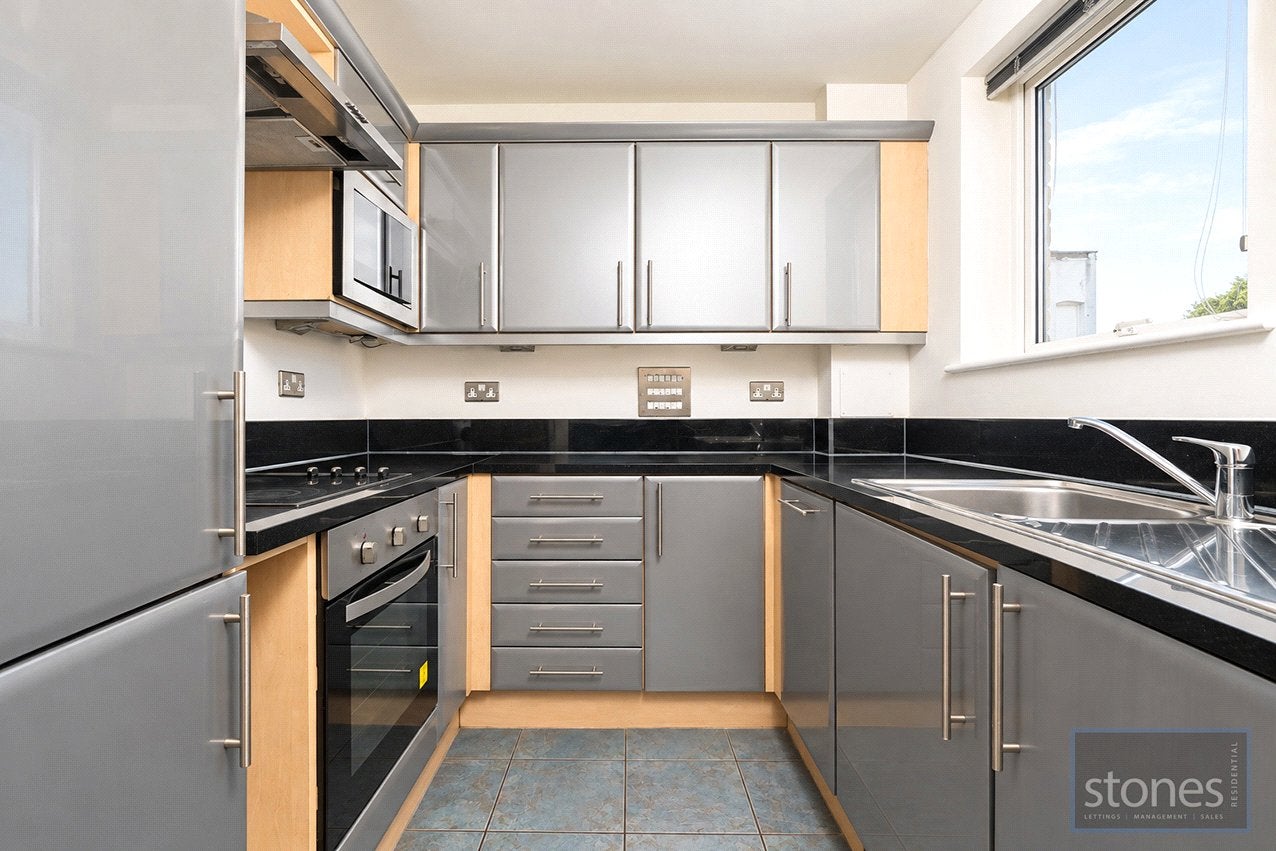 Flat Finchley Road in Greater London