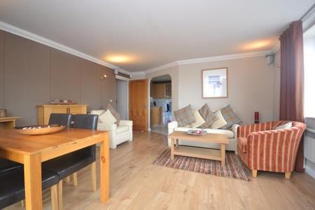 Flat Fobney Street in Reading