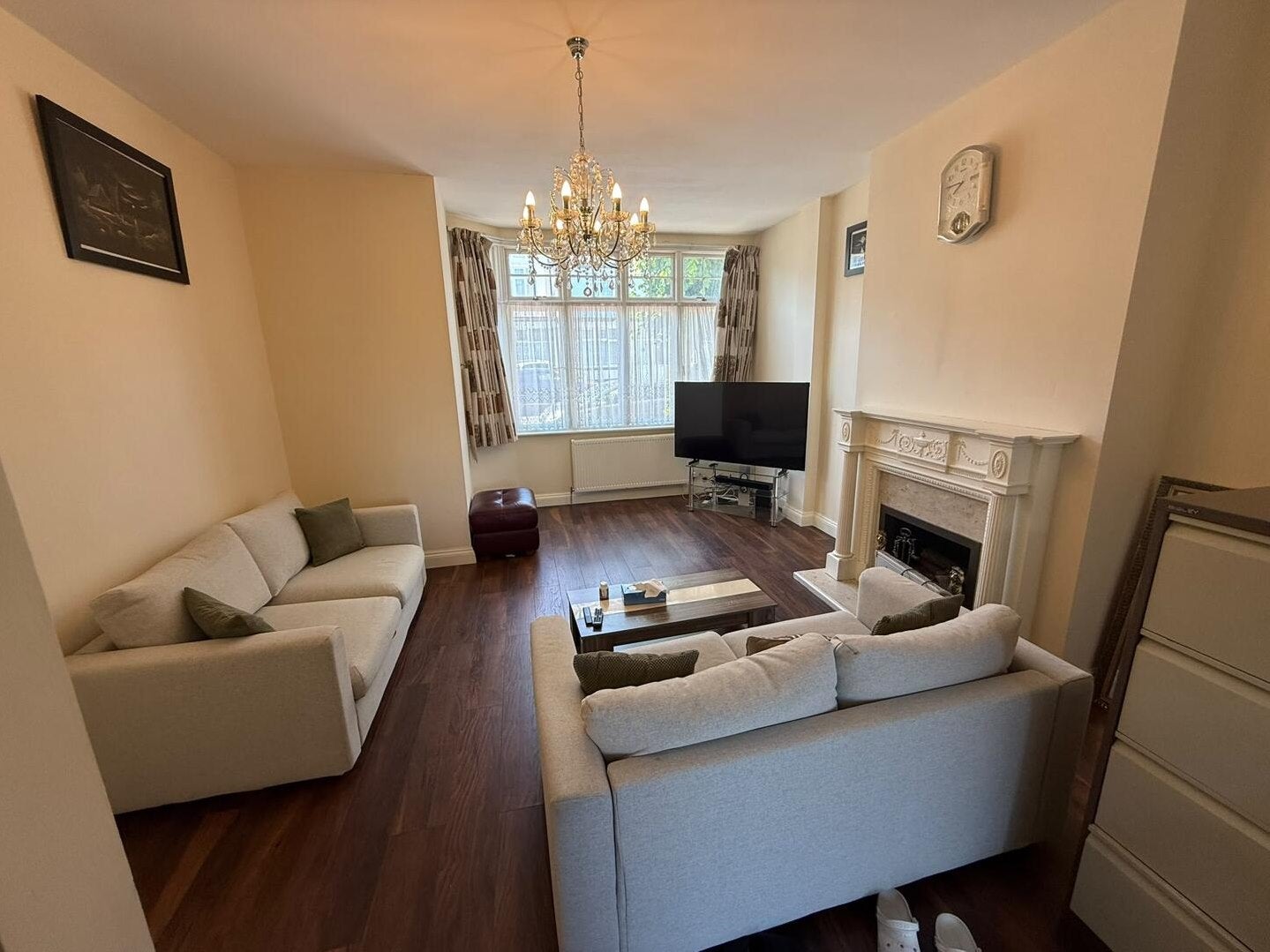Flat Ballards Lane in Greater London
