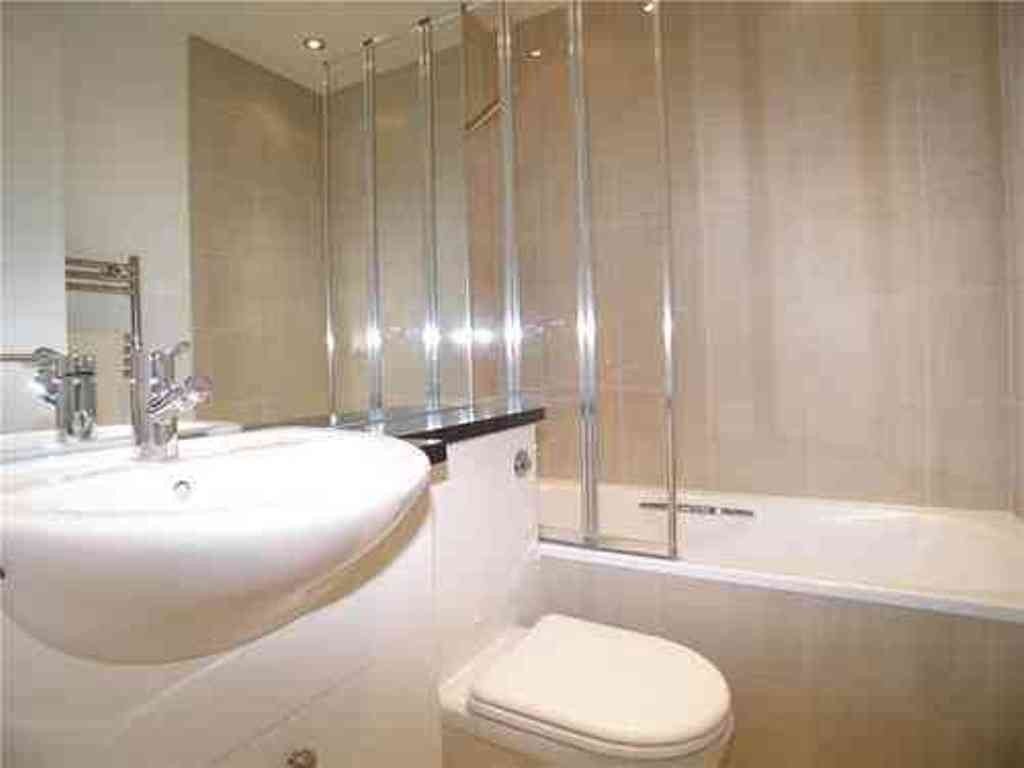 Flat Sloane Avenue in Greater London