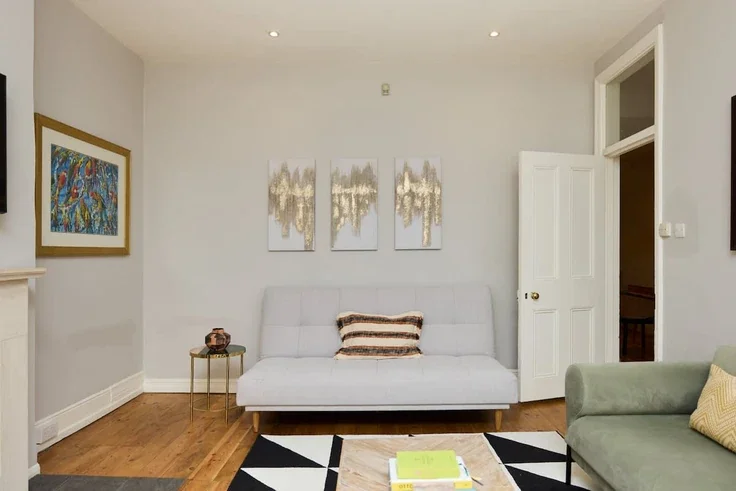 Flat Sinclair Road in Greater London