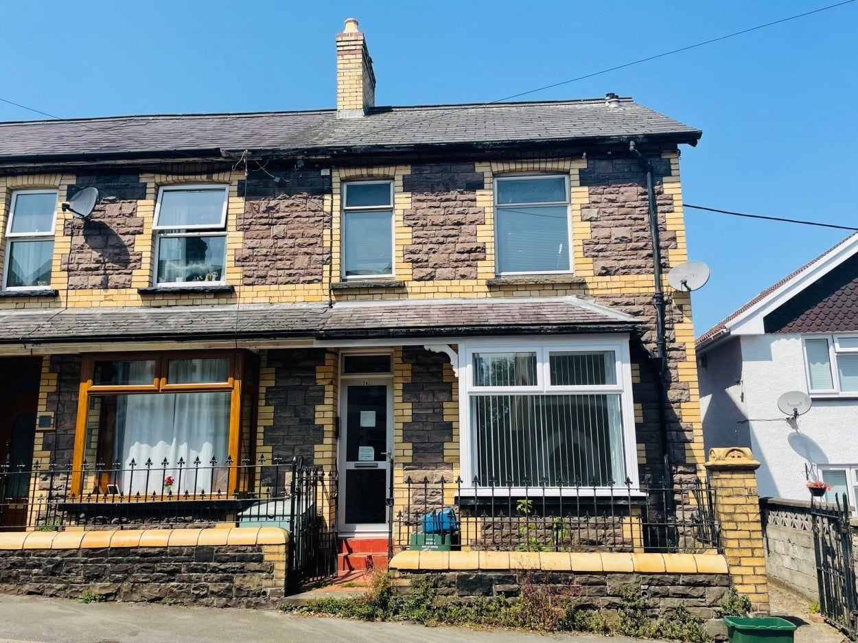 Flat Park Street in Abergavenny