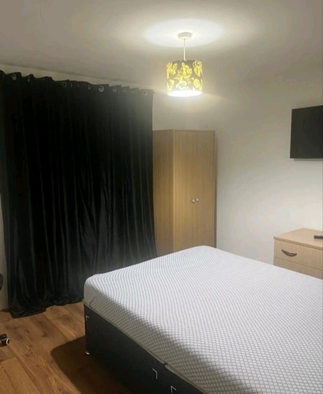 Room Stanley Road in Wakefield