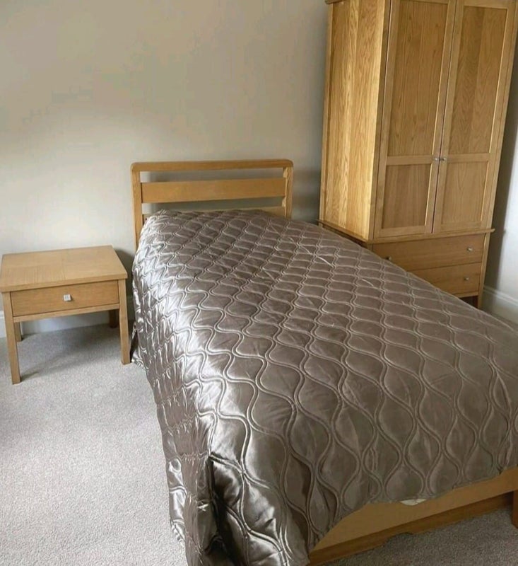 Room Stanley Road in Wakefield