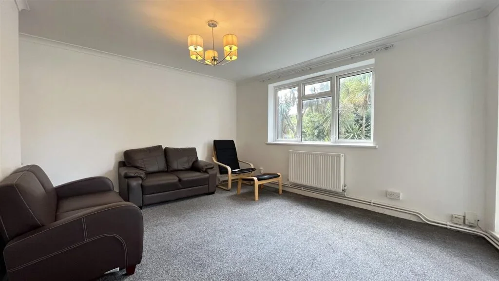 Flat Ricards Road in Greater London