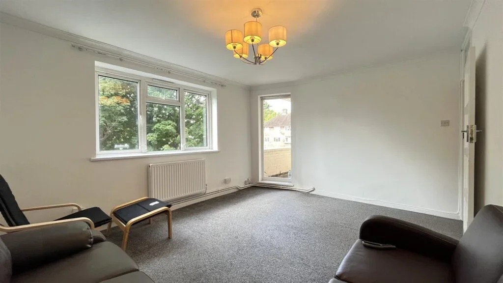 Flat Ricards Road in Greater London