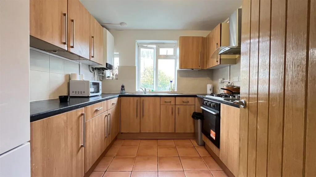 Flat Ricards Road in Greater London