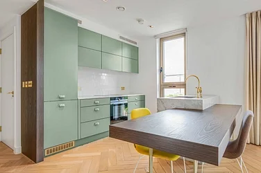 Flat Heritage Lane in Greater London