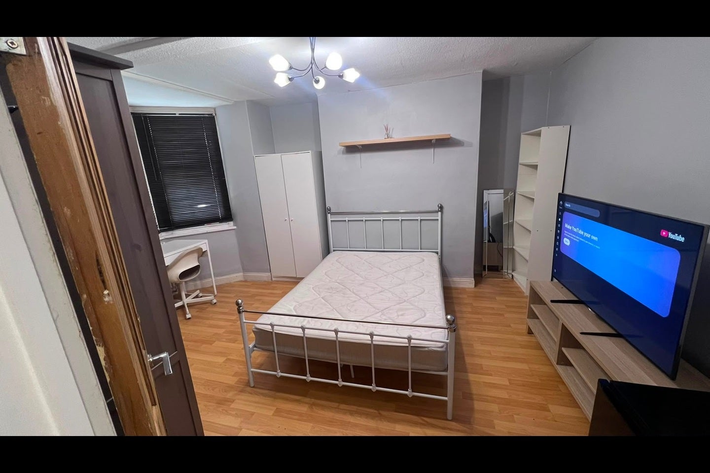 Room Greenwich High Road in Greater London