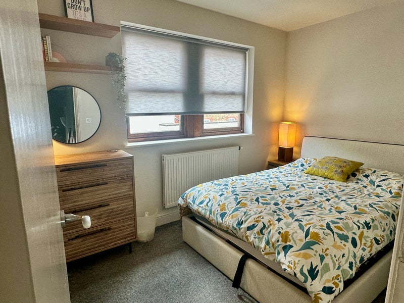Room West Cottages in Greater London