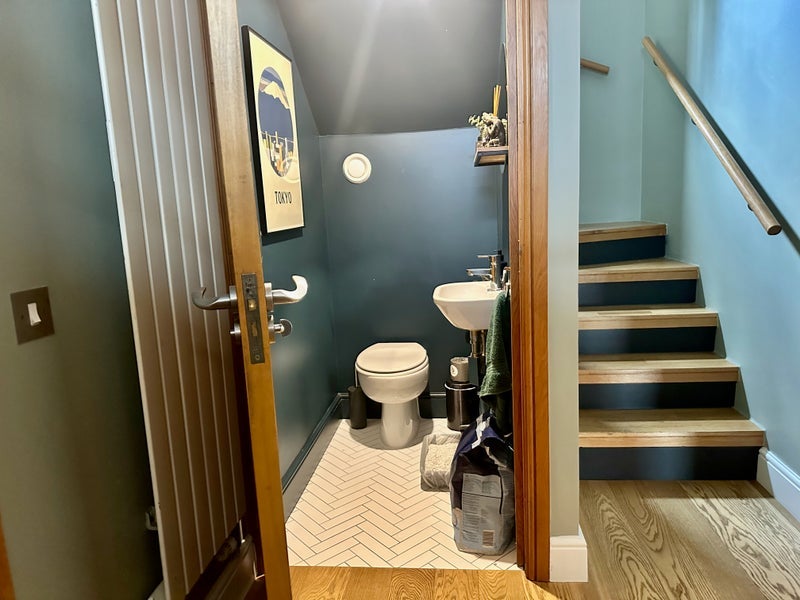 Room West Cottages in Greater London