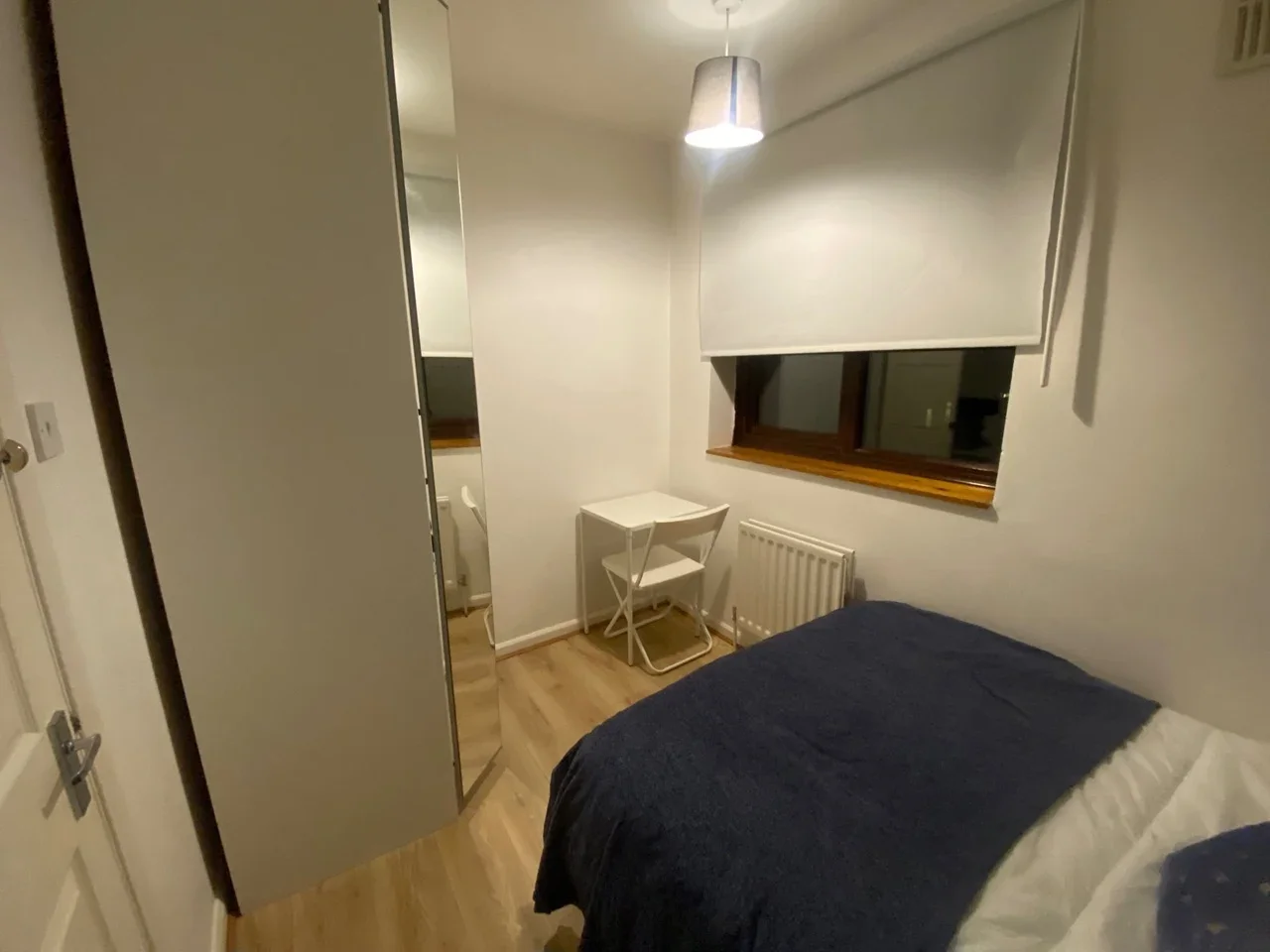 Room Scarsbrook Road in Greater London