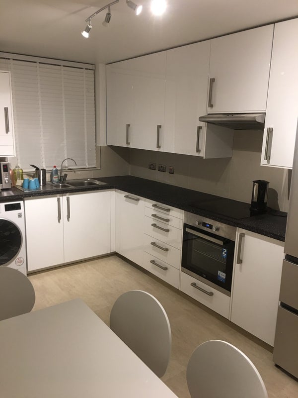 Room Southwark Park Road in Greater London
