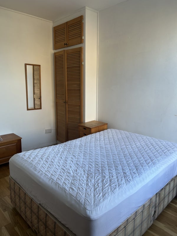 Room Saltram Crescent in City of Westminster