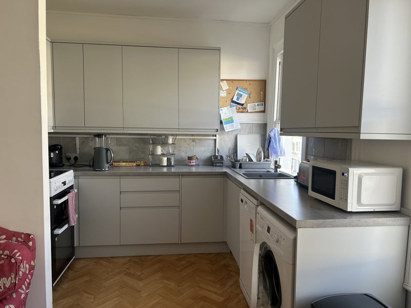 Room Saltram Crescent in City of Westminster