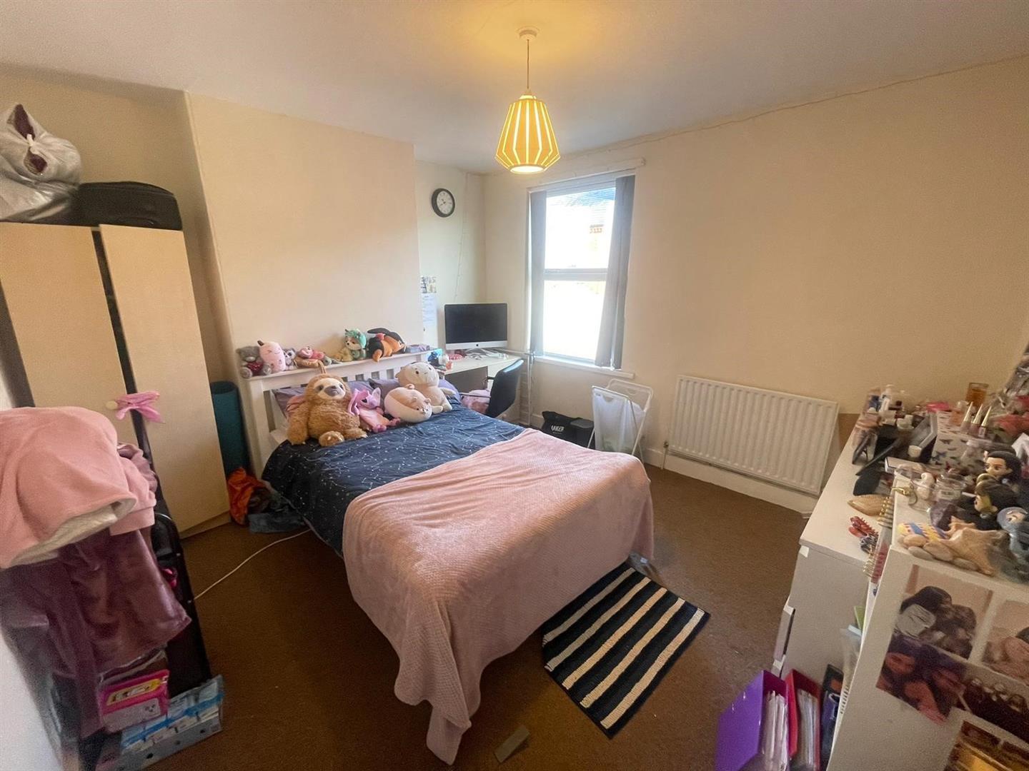 Room Midland Avenue in Nottingham