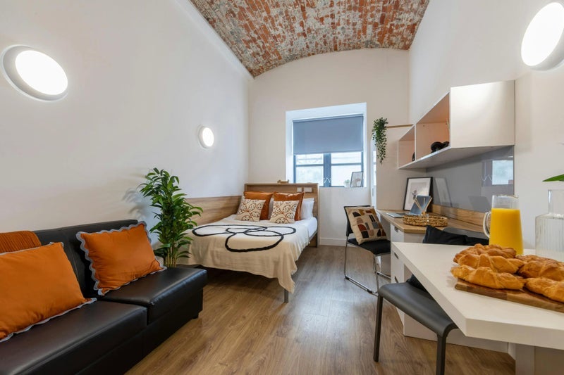Room Lower Chatham Street in Manchester