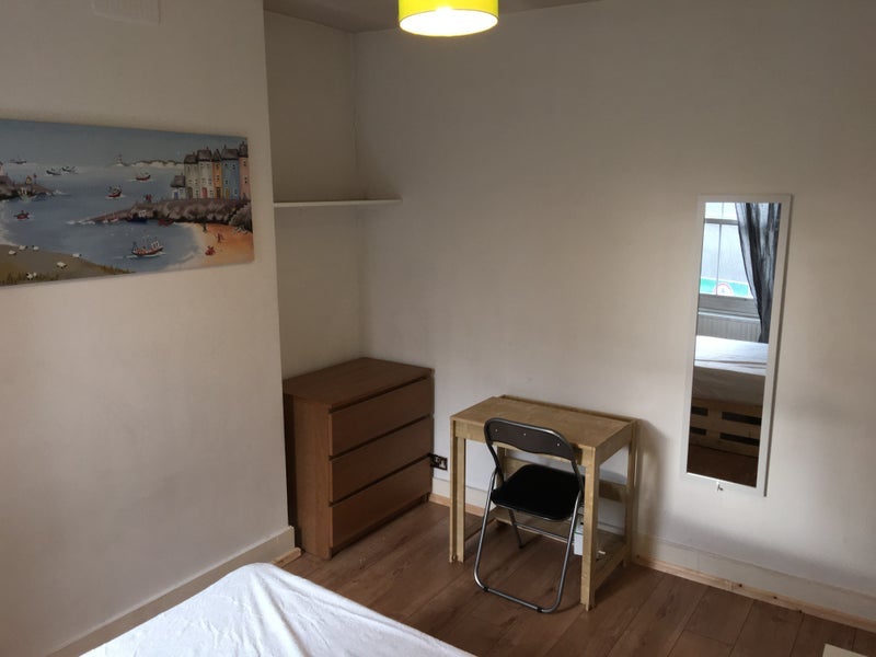 Room Woolwich Road in Greater London