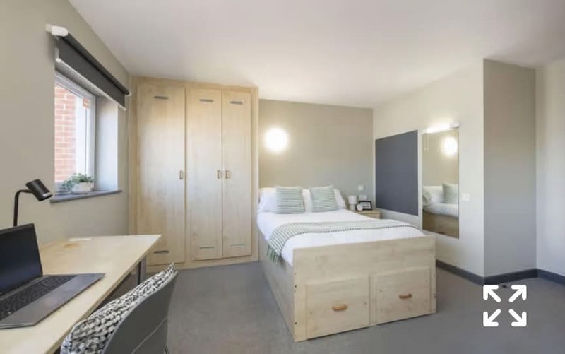 Room St Ann's Well Road in Nottingham