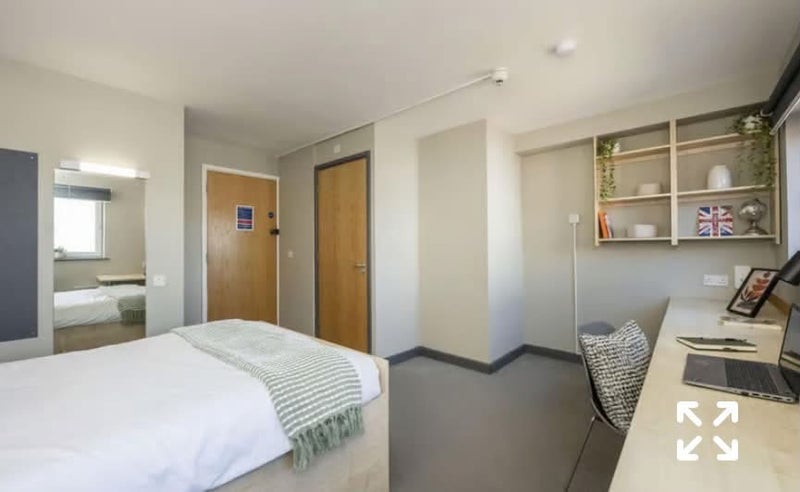 Room St Ann's Well Road in Nottingham