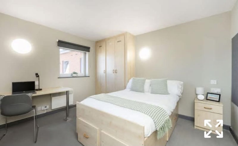 Room St Ann's Well Road in Nottingham