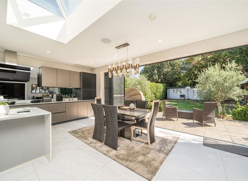 House Grange Drive in Greater London