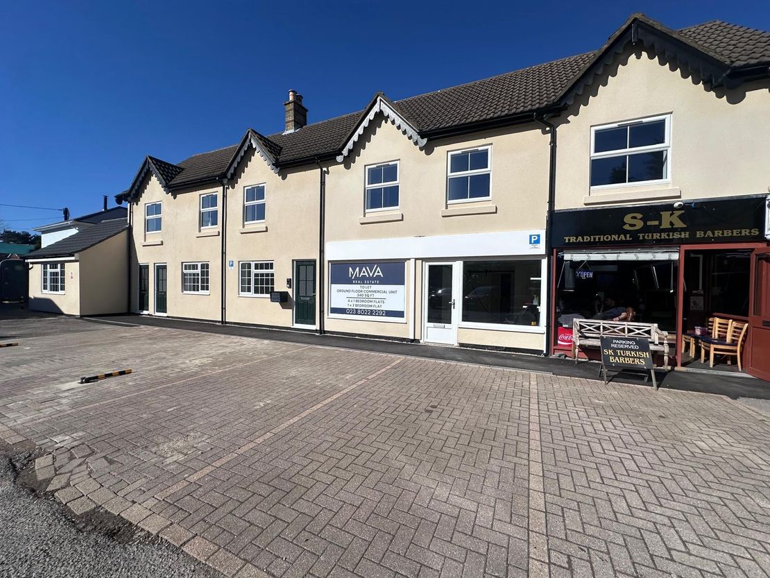Flat High Street in Eastleigh