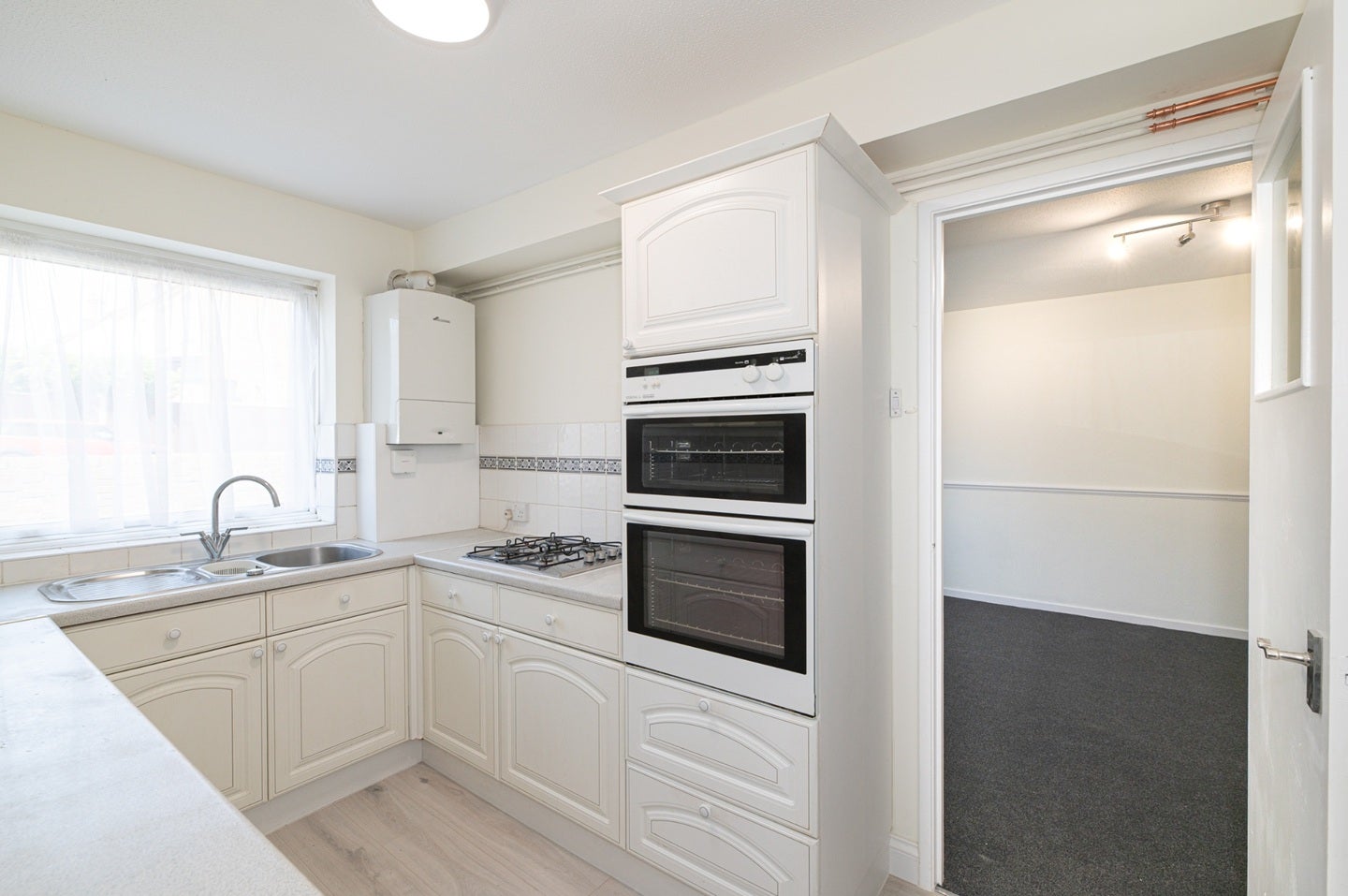 Flat Benhill Road in Greater London
