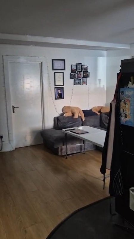 Room Burdett Road in Greater London