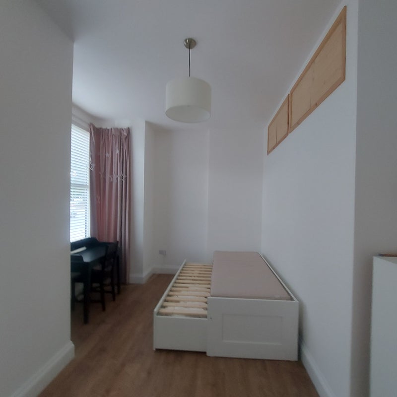 Room Church Street in Greater London