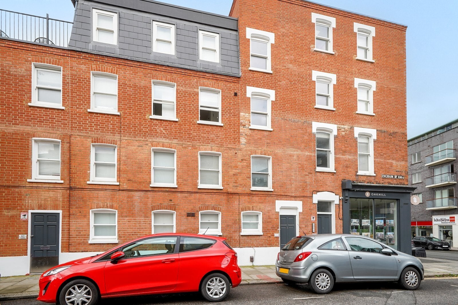 Flat Ingham Road in Greater London
