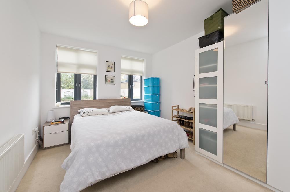 Flat Putney Bridge Road in Greater London