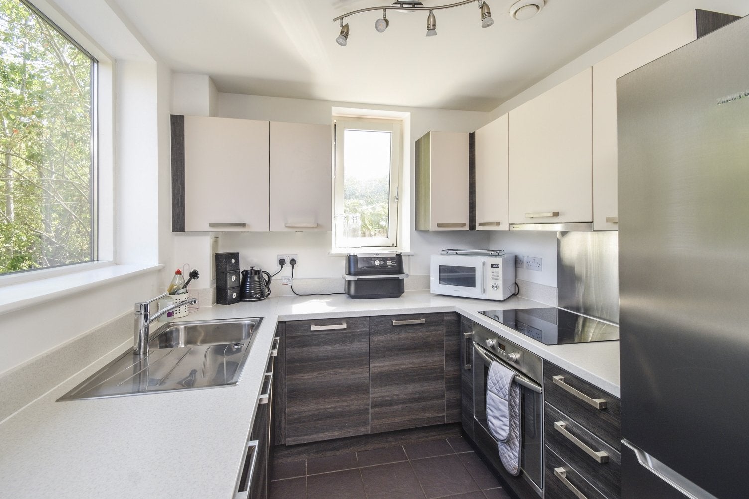 Flat Ashmore Road in Greater London