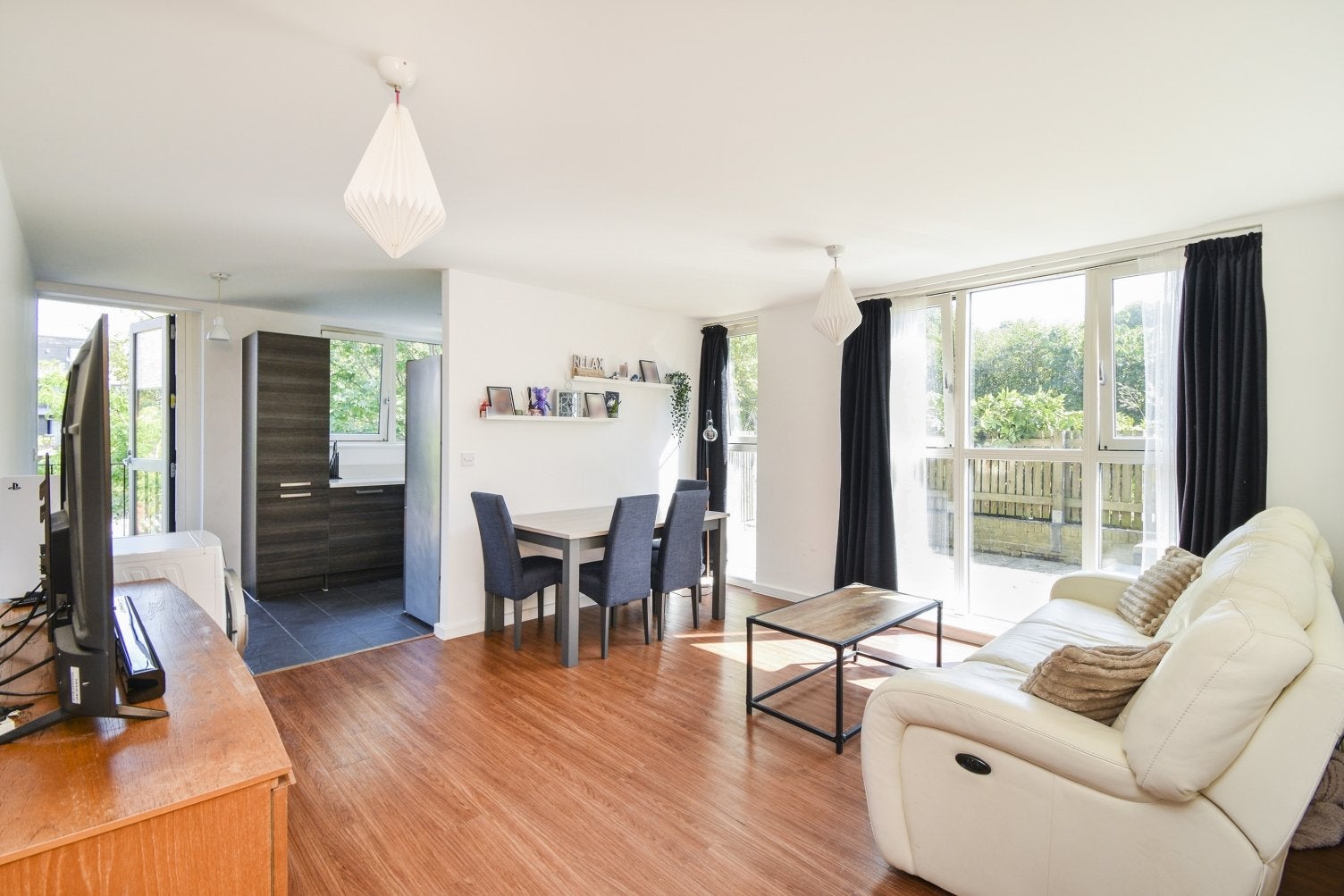 Flat Ashmore Road in Greater London