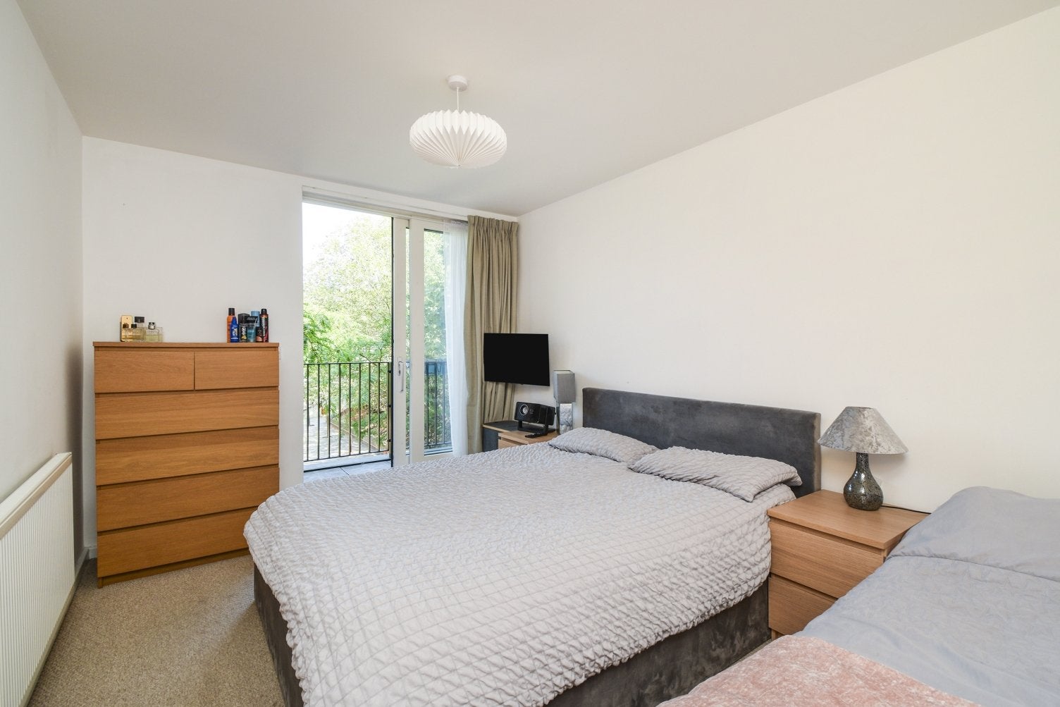 Flat Ashmore Road in Greater London