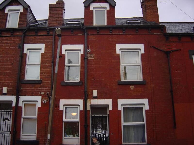 House Harold Avenue in Leeds