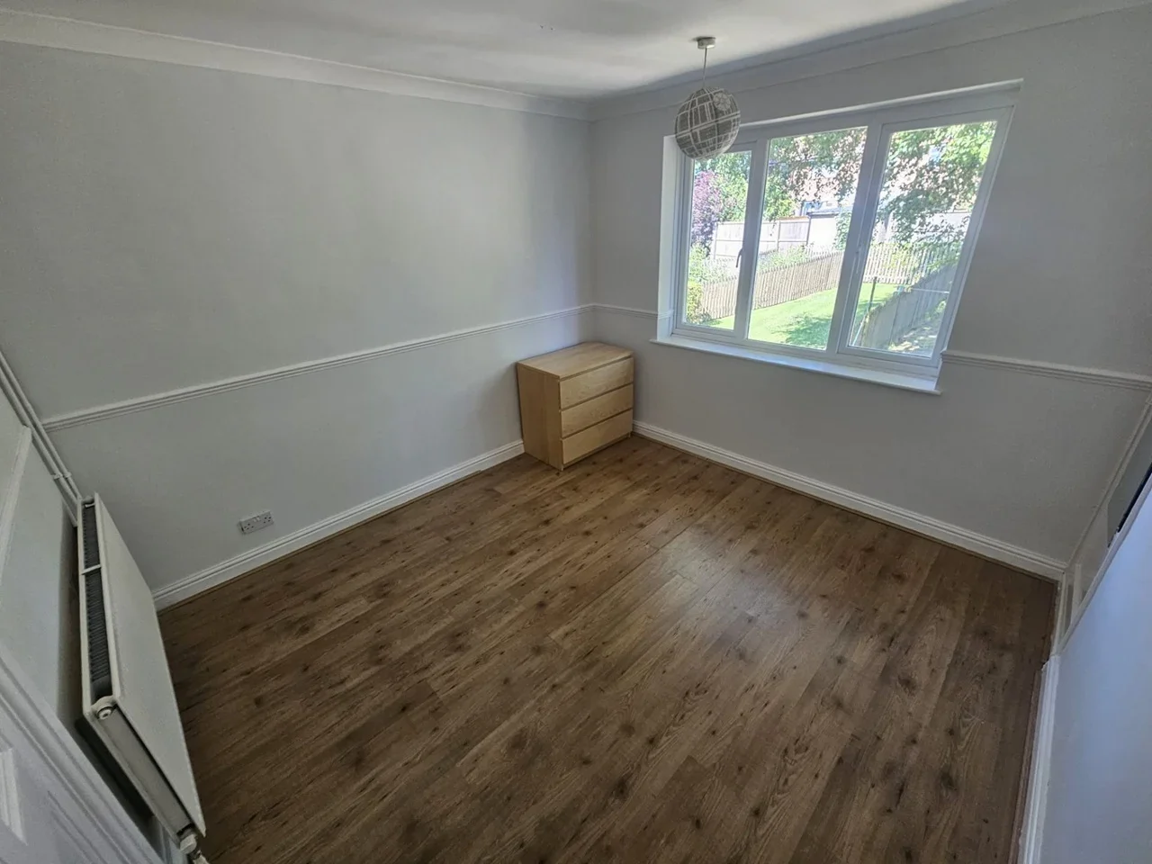 Flat Woodnook Garth in Leeds