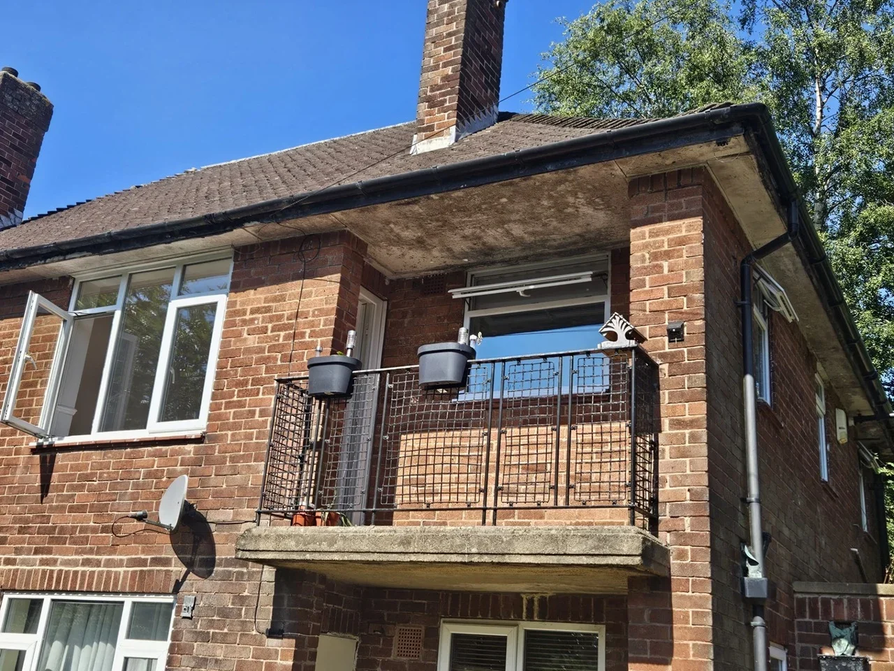 Flat Woodnook Garth in Leeds