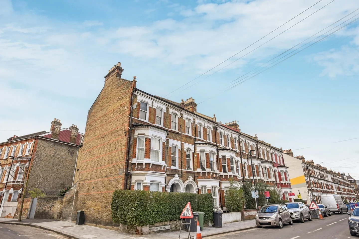 Flat Mayflower Road in Greater London