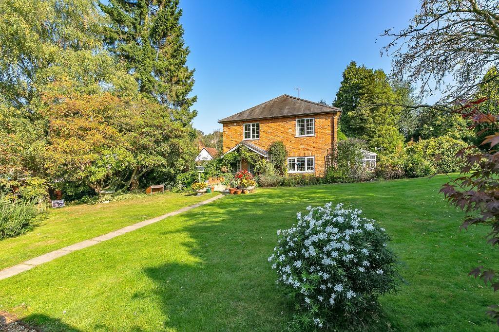 House Wood Lane in Aspley Guise