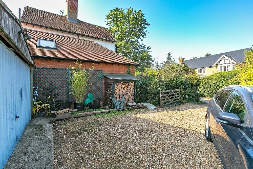 House Wood Lane in Aspley Guise