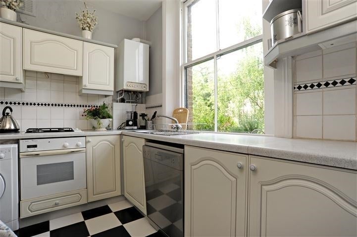 Flat Granville Park in Greater London