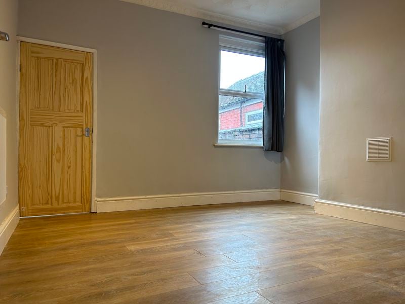 Flat Carron Street in Stoke-On-Trent