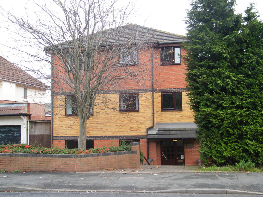 Flat Baptist End Road in Dudley