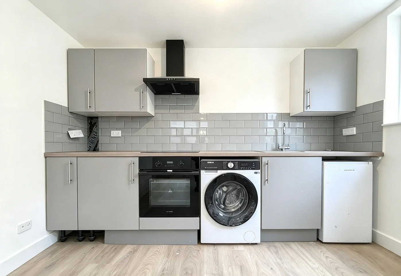 Flat Woolwich Road in Greater London