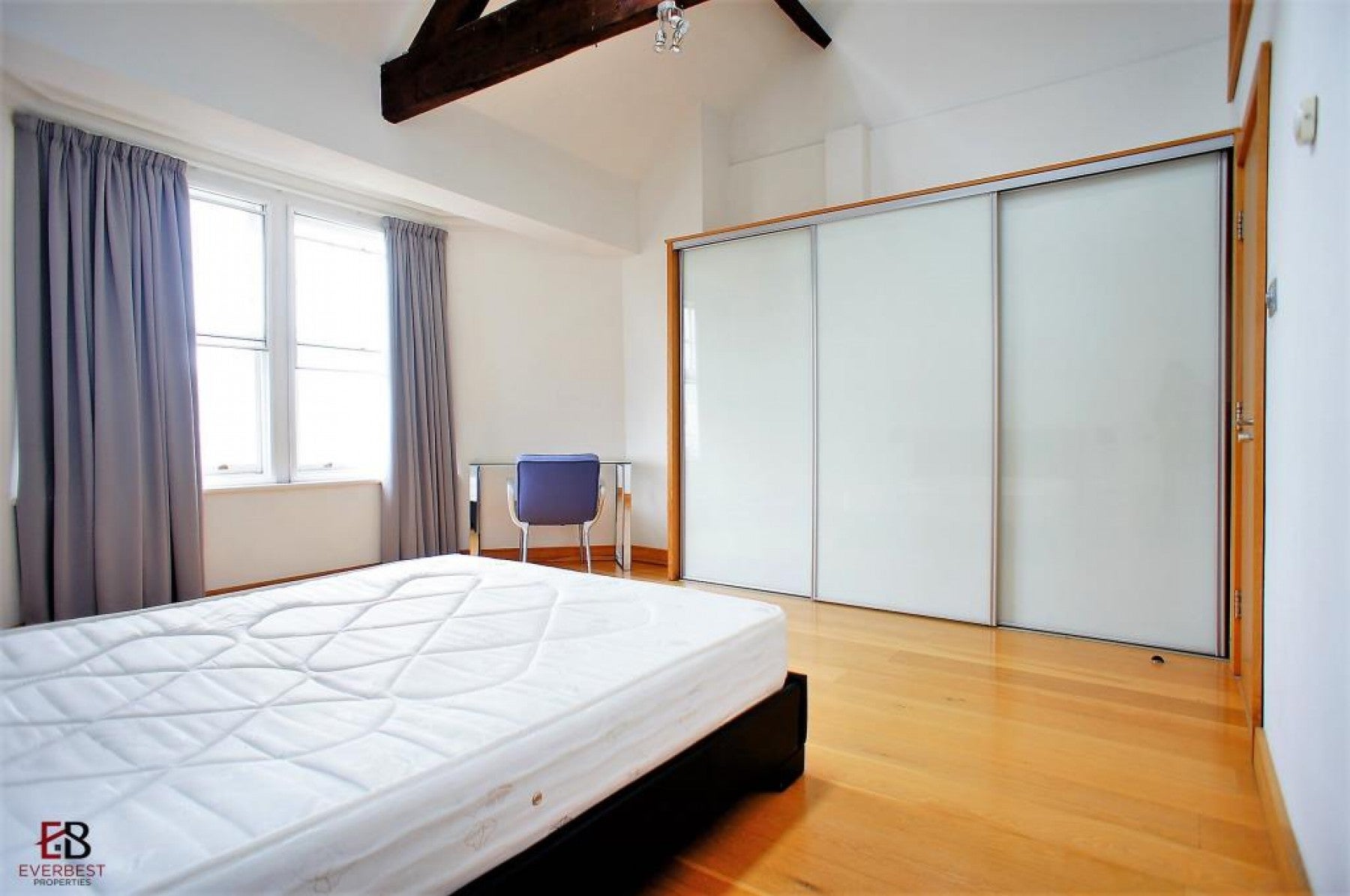 Flat Grainger Street in Newcastle upon Tyne