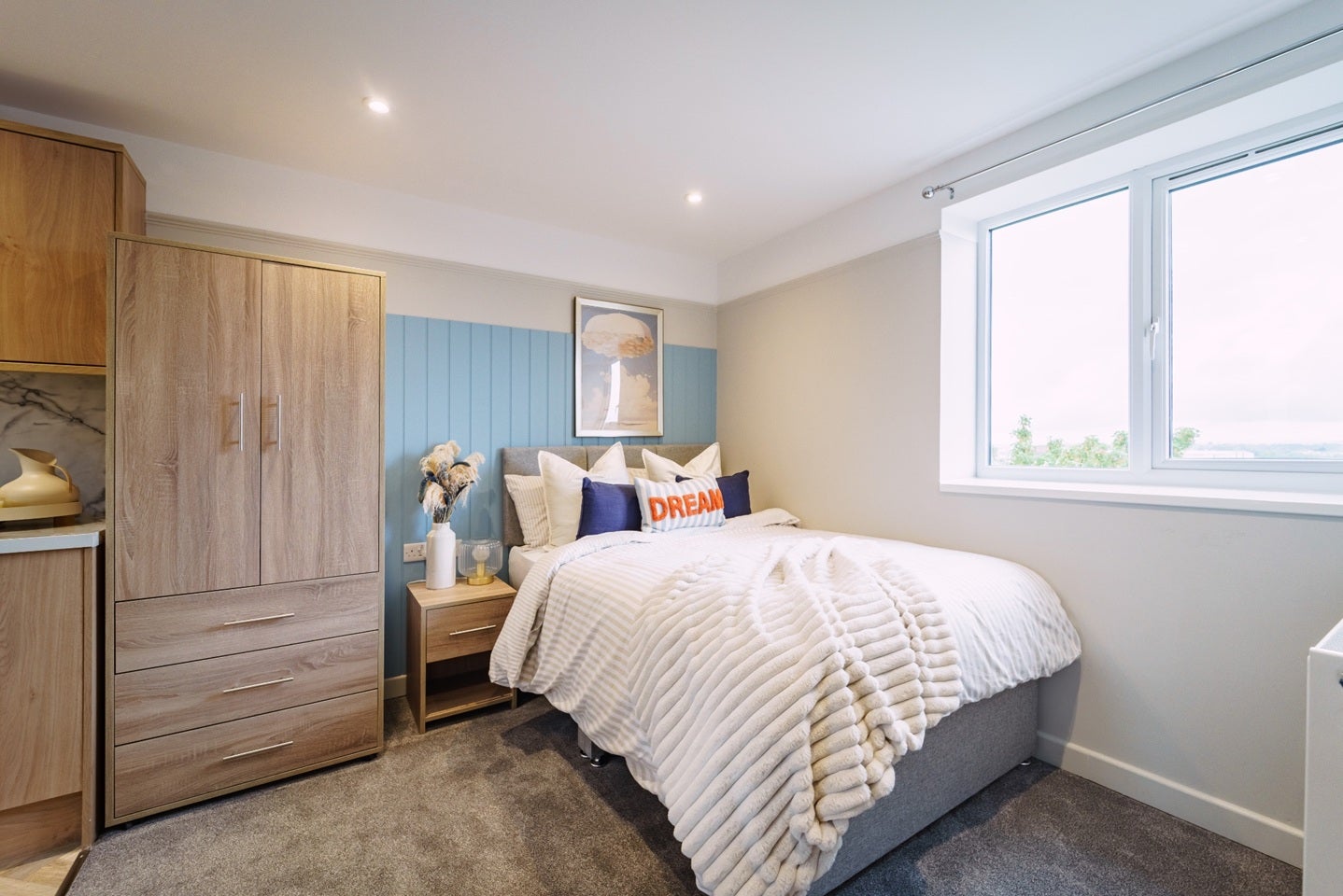 Room Dixon Street in Swindon