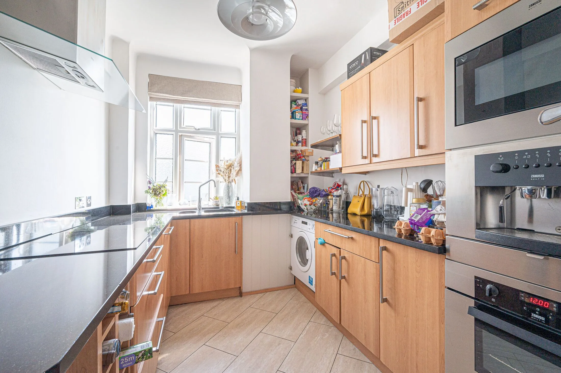 Flat Finchley Road in Greater London